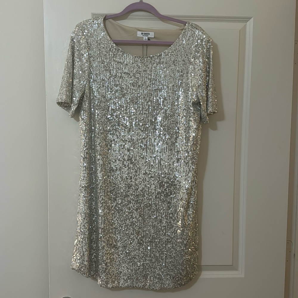BB Dakota sequin dress, new with tags size Large!